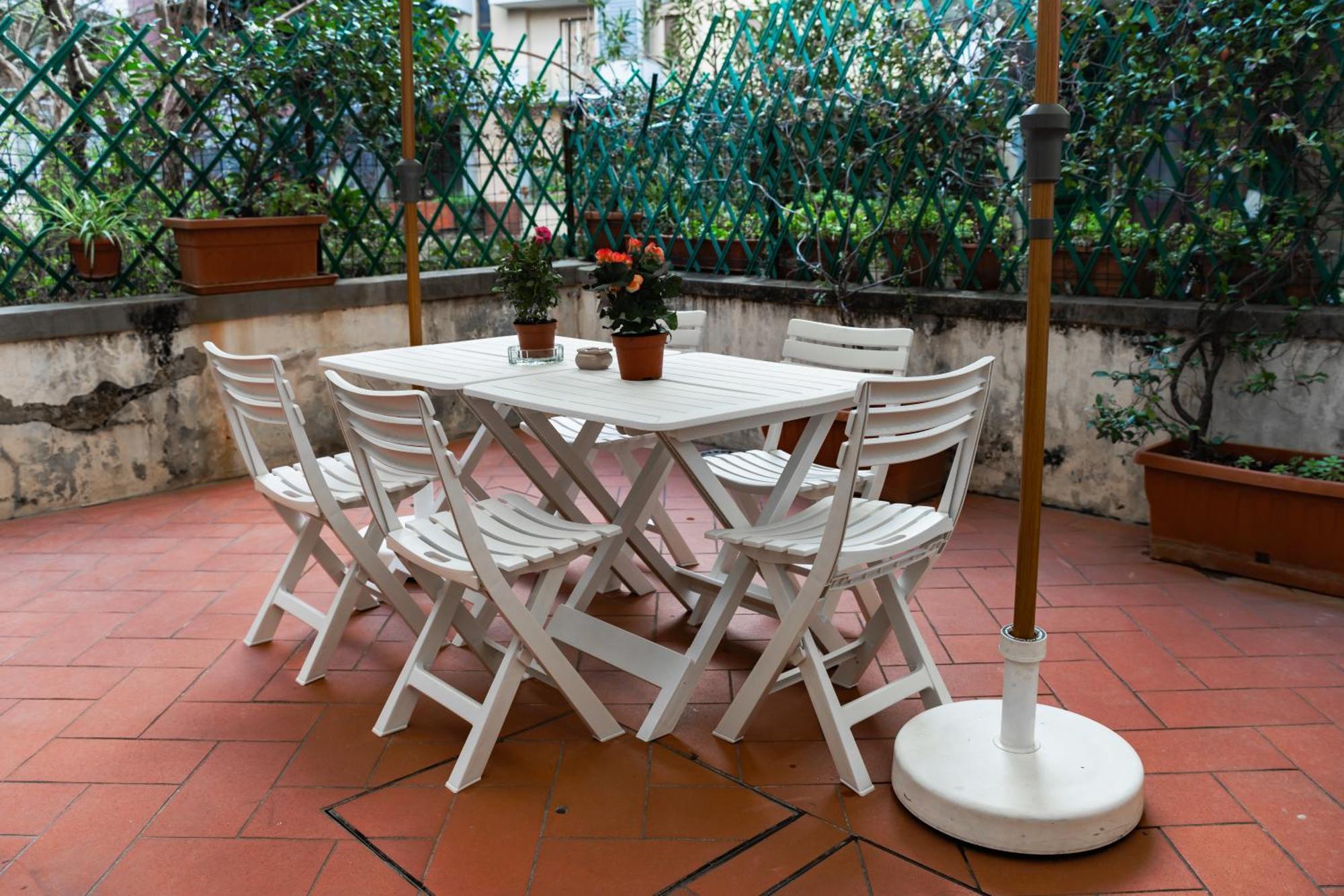 Charming With Exclusive Courtyard In Center Of Apartamento