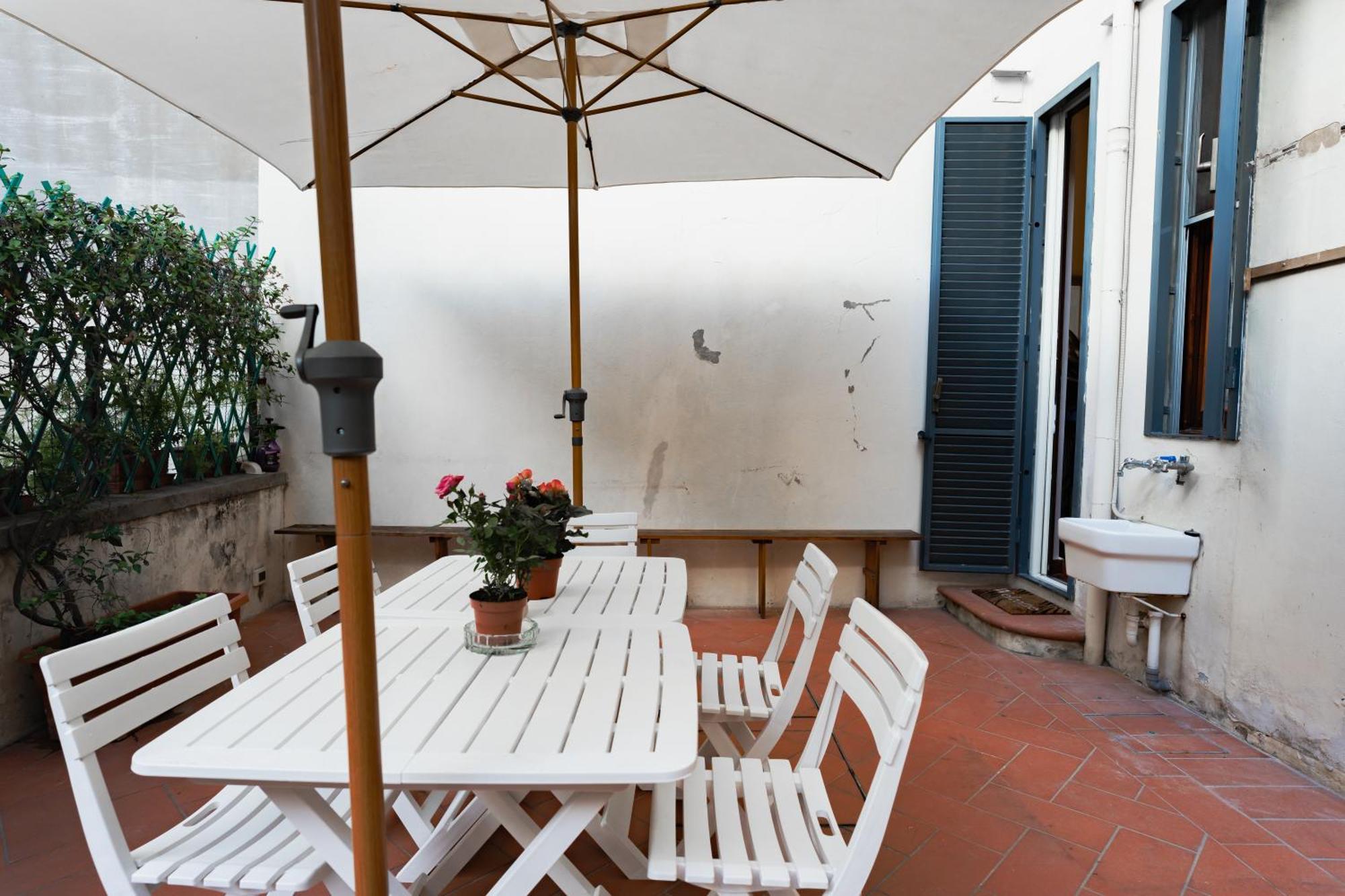 Apartamento Charming With Exclusive Courtyard In Center Of