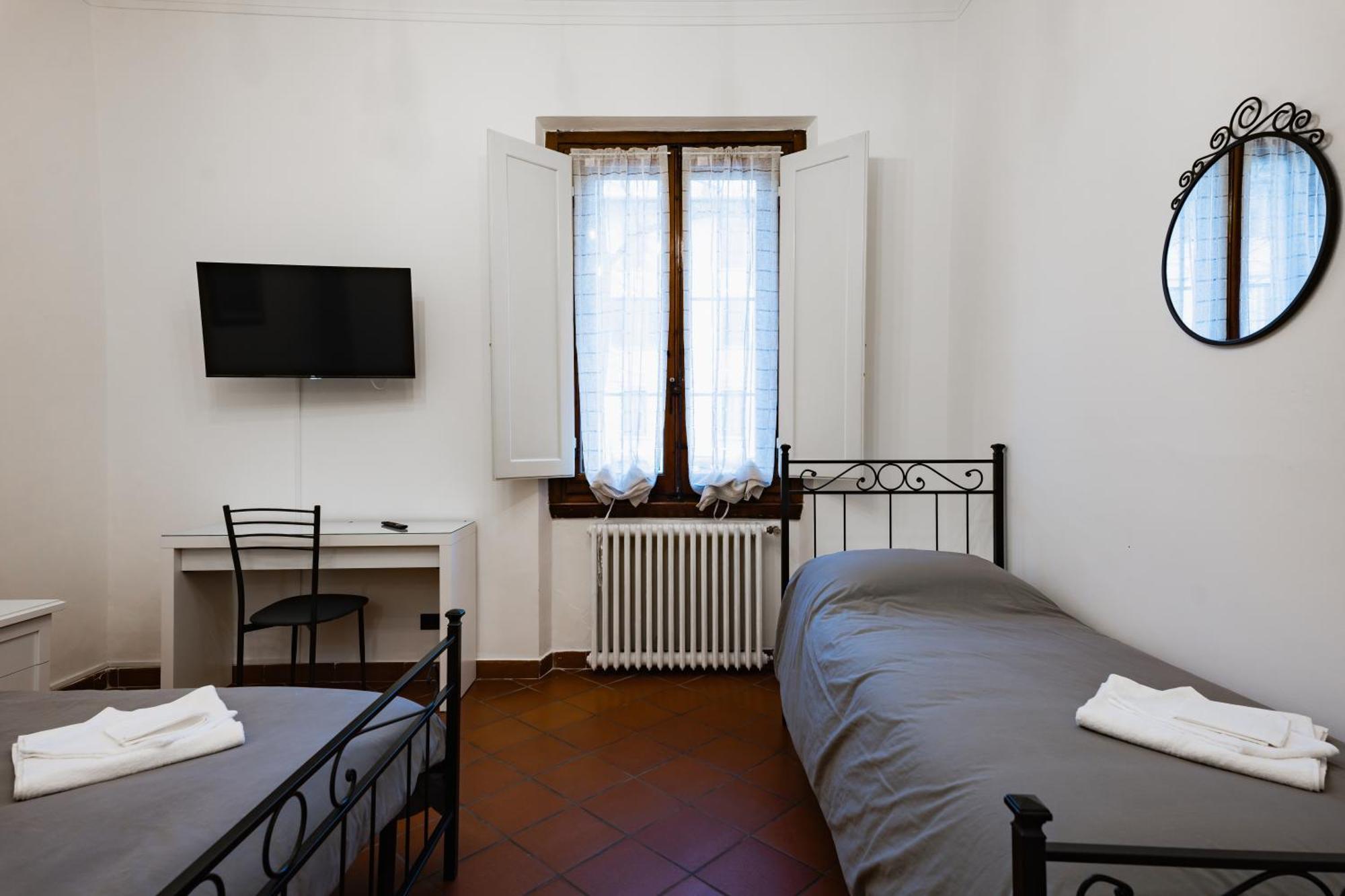 Charming With Exclusive Courtyard In Center Of Apartamento Florencia